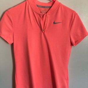 Nike women’s golf shirt